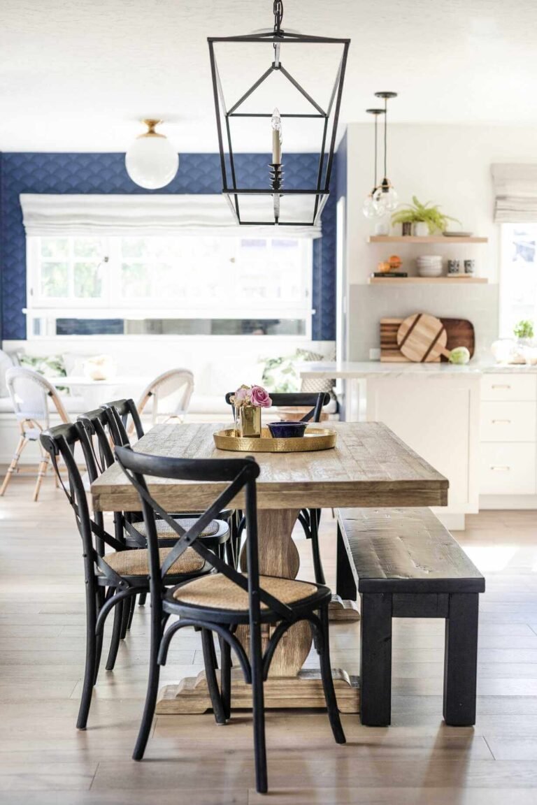 clean-minimal-home-interior-design-J8DD6YC